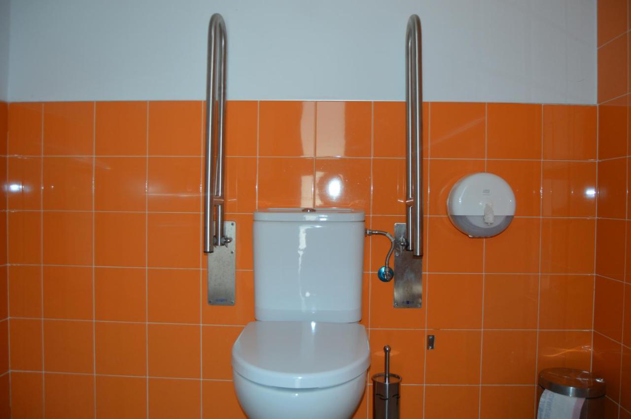 Hostel Divino Morales Arroyo de la Luz Εξωτερικό φωτογραφία